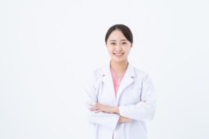 笑顔の医師