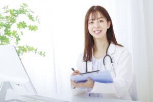 笑顔の女性