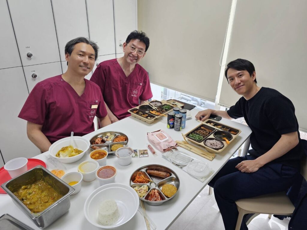 『“本物の輪郭形成×精密な咬合調整を追求するスペシャリスト リフェイス口腔顔面外科 × WOM CLINIC GINZA』の画像