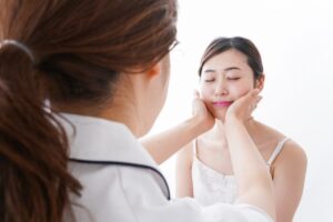 カウンセリングを受ける女性