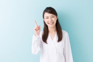 人差し指を立てる医師02