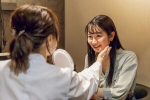 カウンセリングを受ける女性